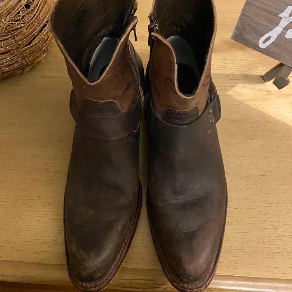 EUC Dark Chocolate Brown Booties For Ladies Sz 10